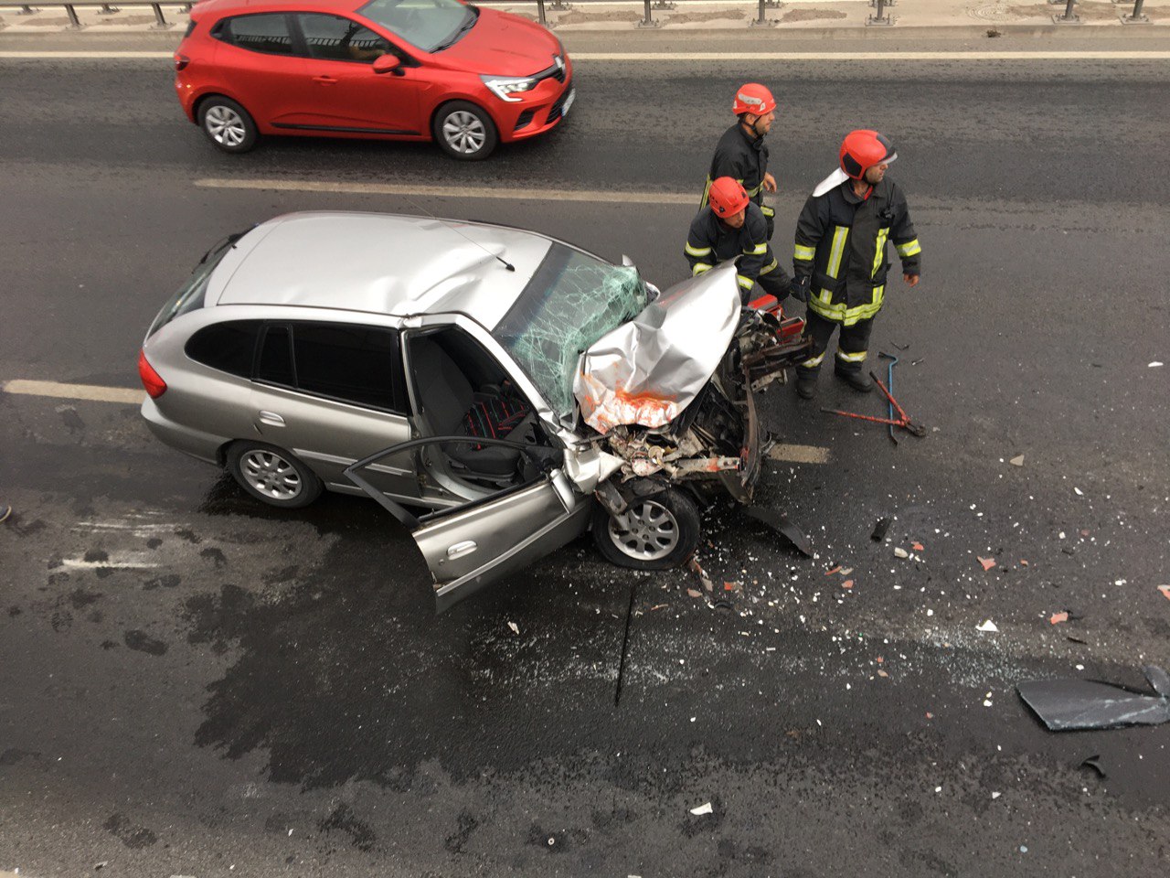 Otomobil iş makinesine arkadan çarptı: 1 kişi ağır yaralandı