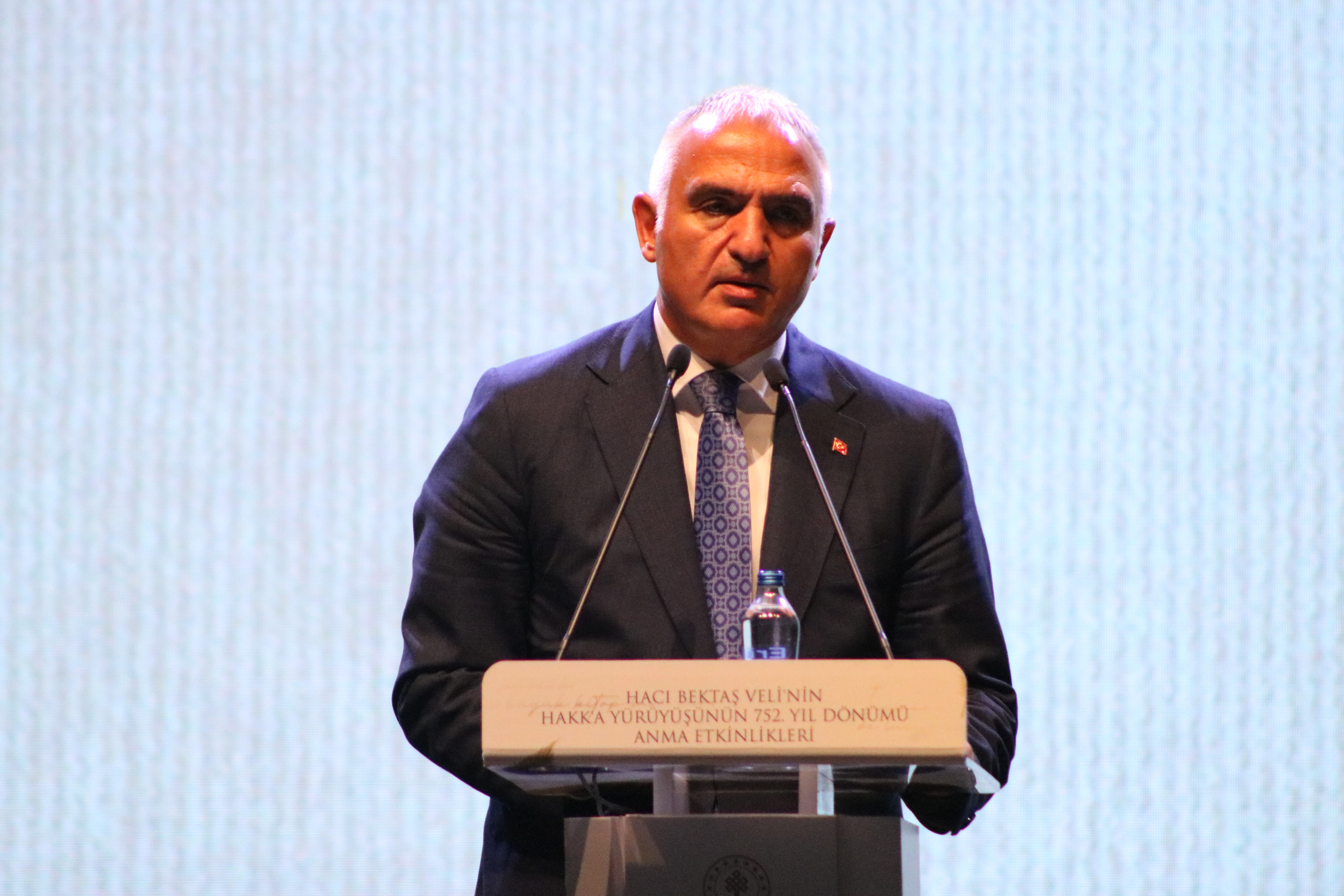 Bakan Ersoy: “Dünyamız şu anda en çok barışa, sevgiye, merhamete, hoşgörüye ve muhabbete ihtiyaç duymaktadır”