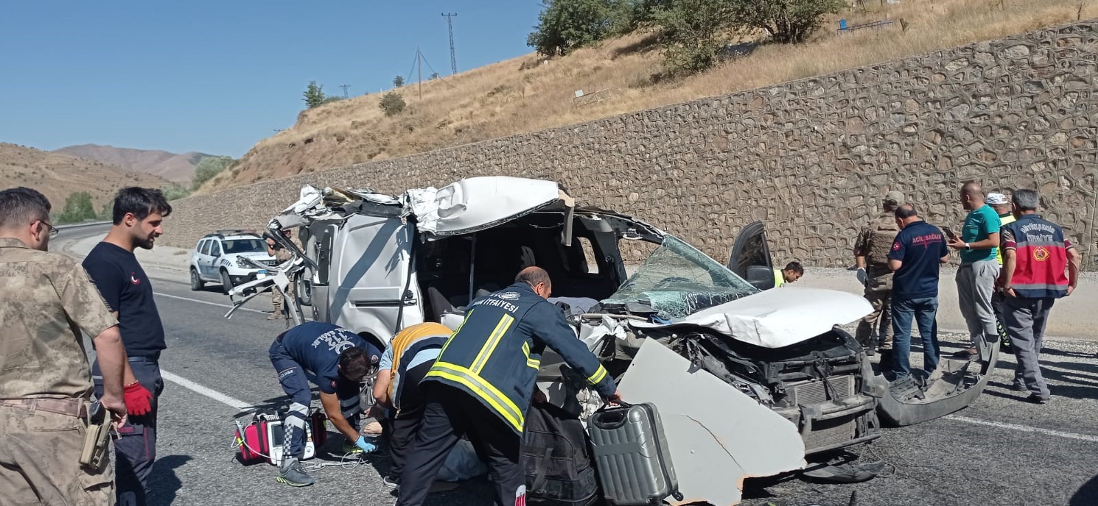 Feci kaza: 3 ölü, 3 yaralı