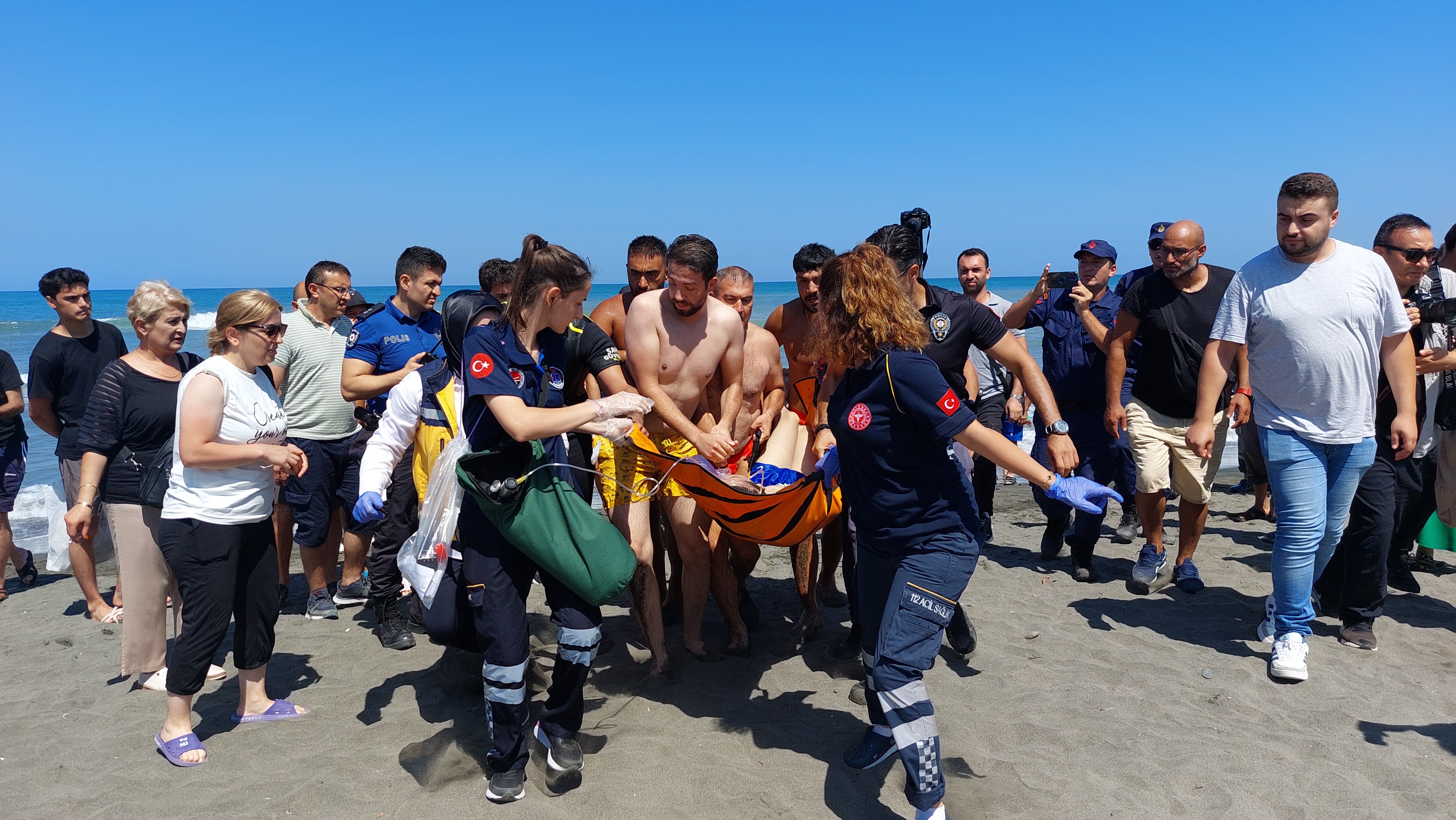 Karadeniz'de can pazarı: 1 çocuk boğuldu, 2 çocuk son anda kurtarıldı