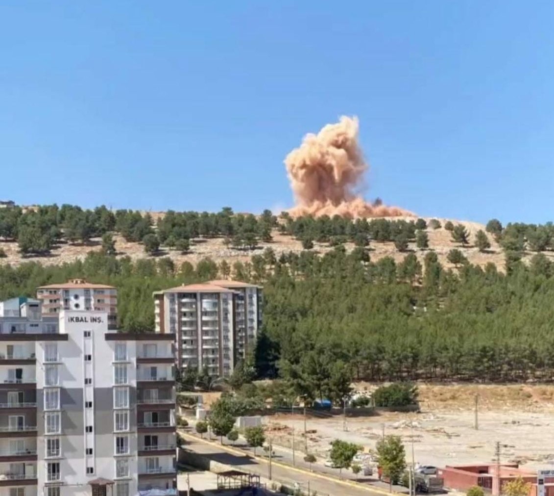 Patlatılan dinamit deprem etkisi yaptı