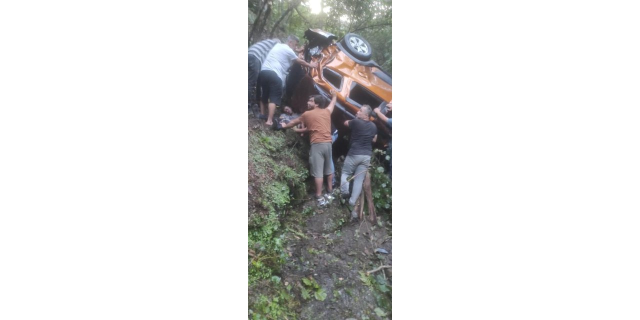 Trafik kazası: 1 ölü, 4 yaralı