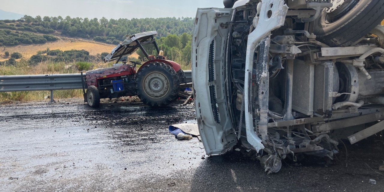 Devrilen kamyon traktöre çarptı: 1 ölü 4 yaralı