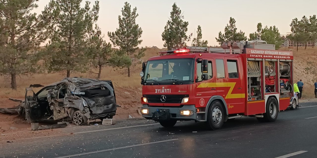 Kontrolden çıkan hafriyat kamyonu aracı biçti: 1 ölü, 3 yaralı