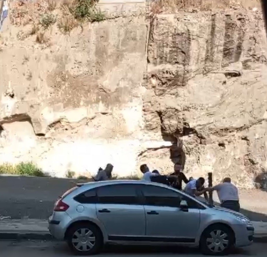 Park kavgasında silahlar böyle konuştu: 3 yaralı