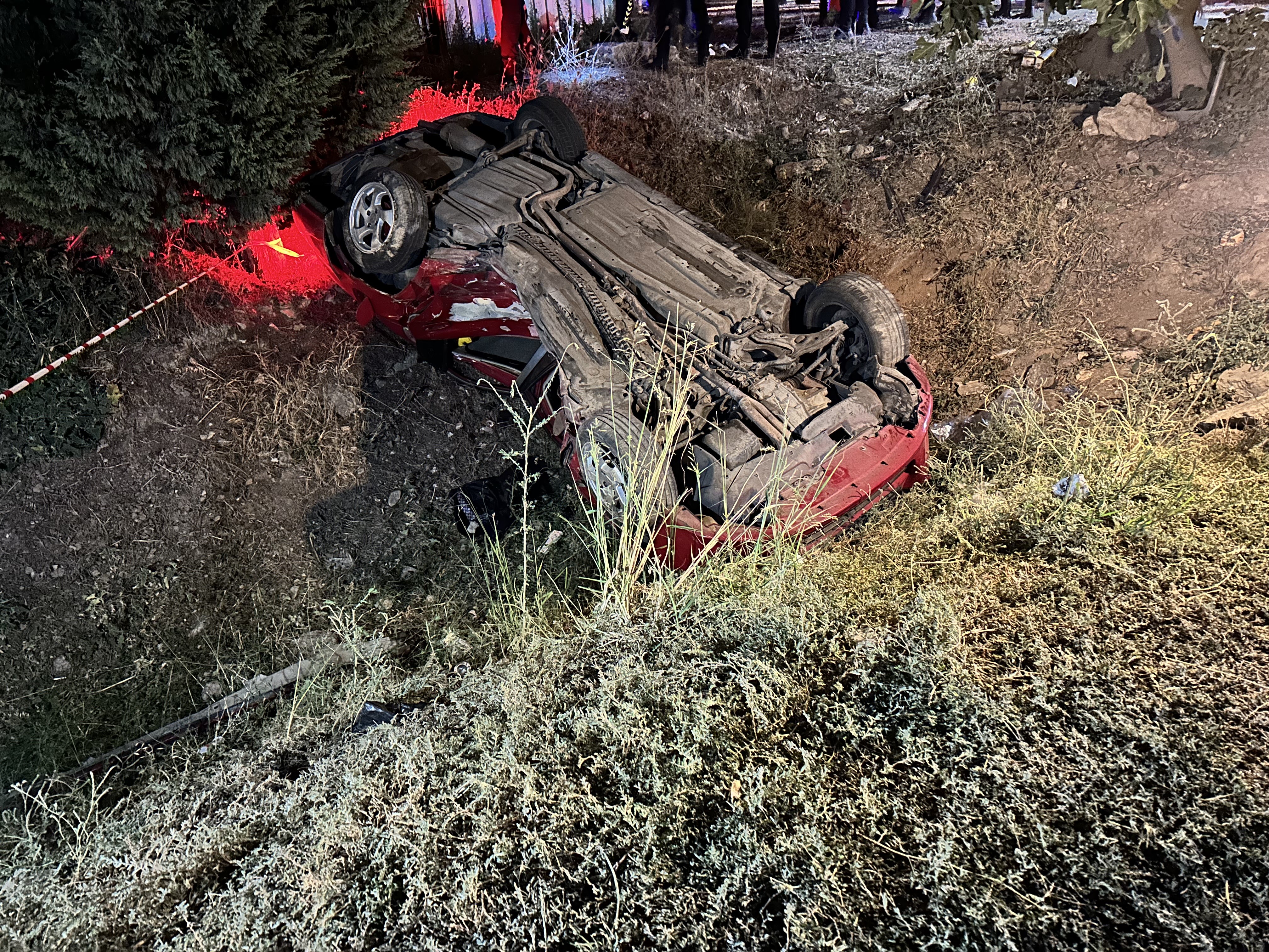 Kontrolden çıkan araç dehşet saçtı: 3 ölü