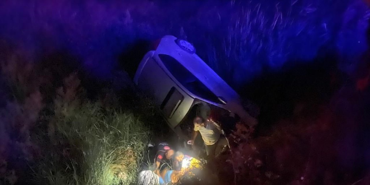 Tarlaya uçan otomobilde can pazarı: 1 ölü 2 yaralı