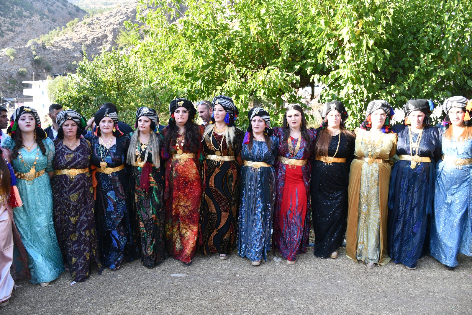 ŞIRNAK'TA BU İLÇEDE DÜĞÜNLERDE YÖRESEL ELBİSE ZORUNLU