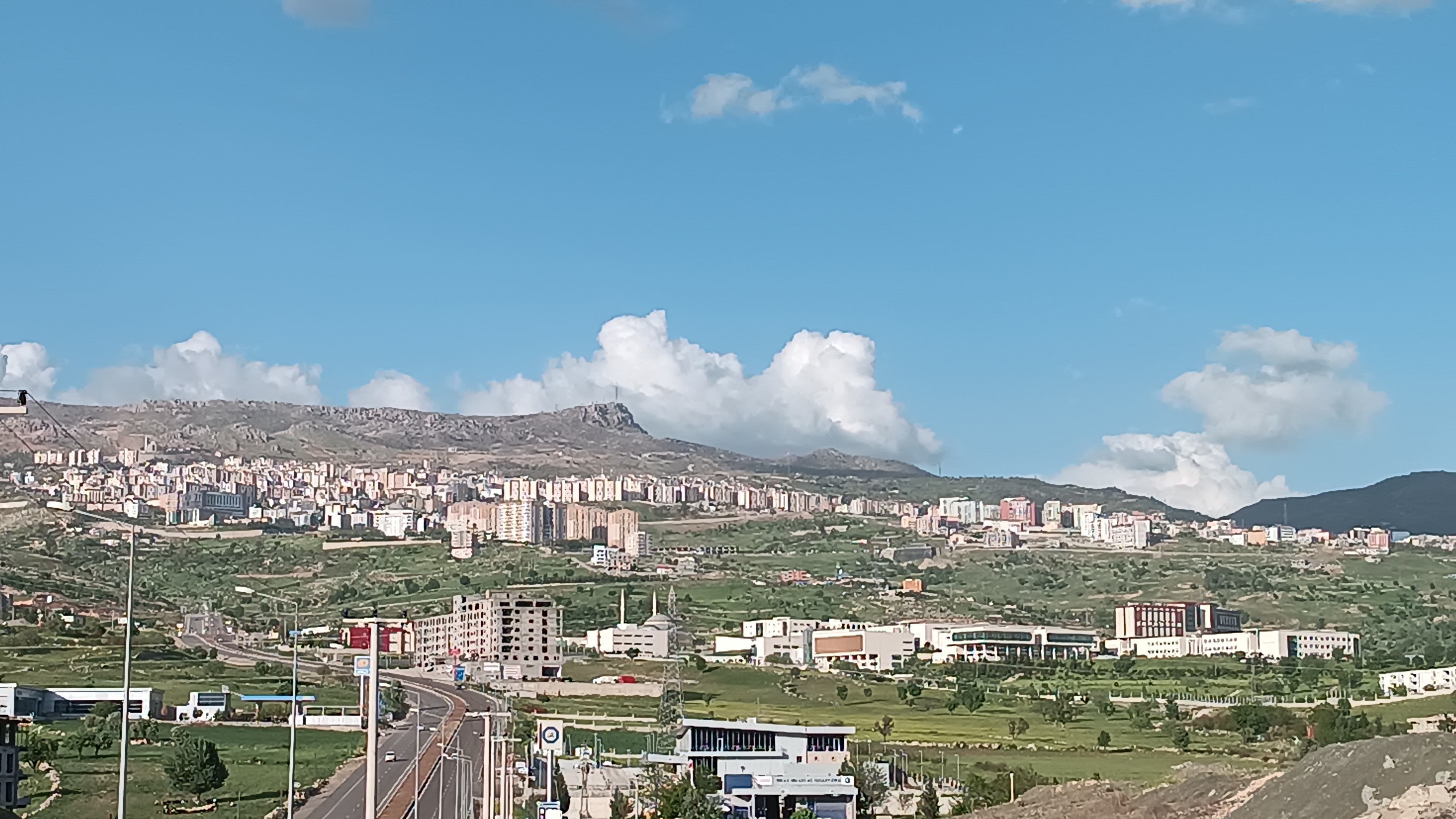 ŞIRNAK’TA SICAKLAR YERİNİ SERİN HAVALARA BIRAKIYOR