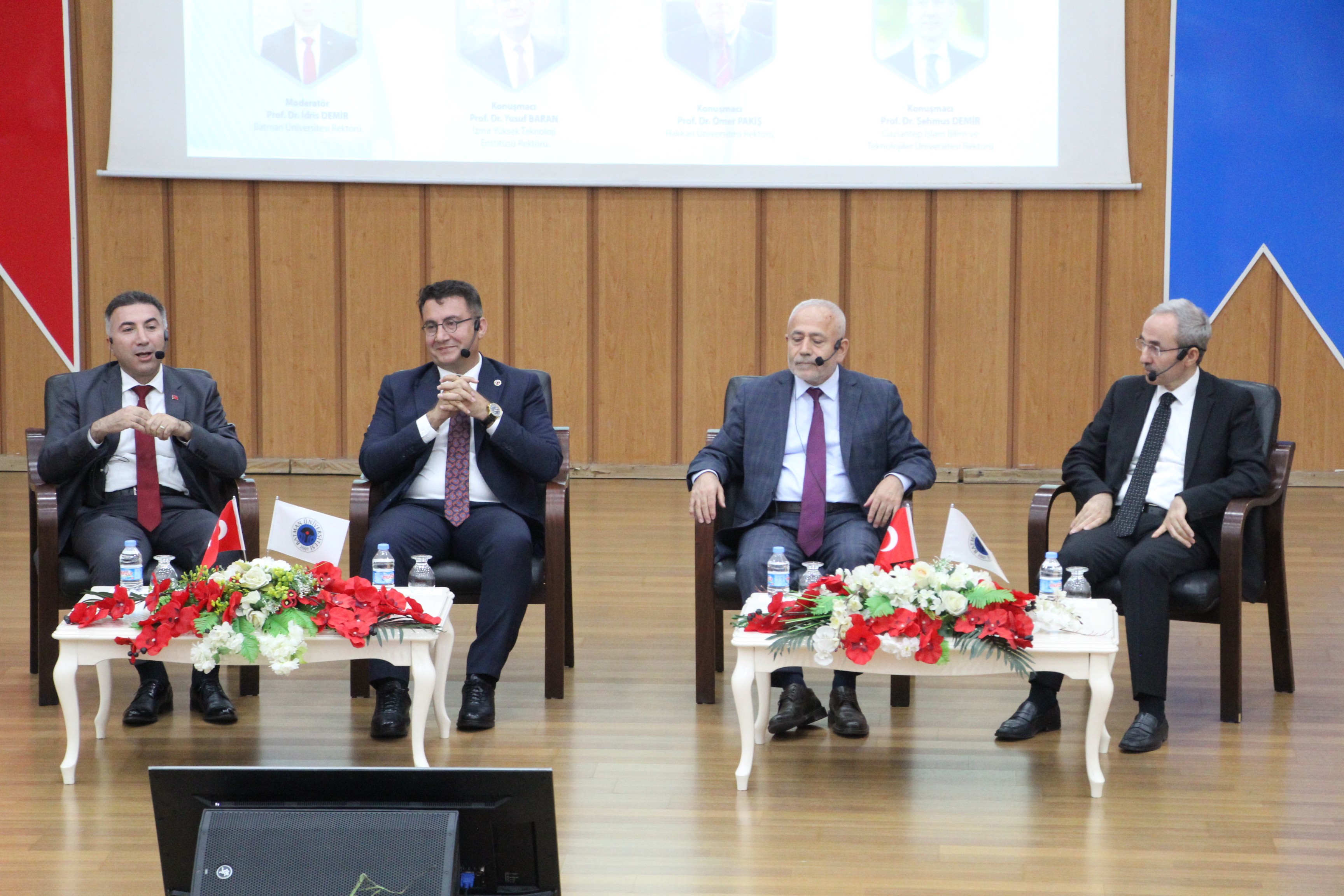 Nobel ödüllü Prof. Dr. Aziz Sancar Batmanlı öğrencilerle buluştu
