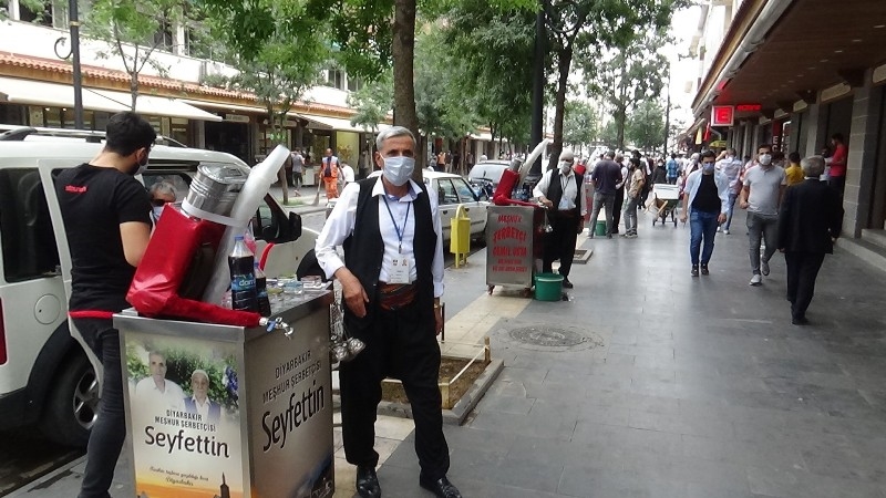 Ramazan Ayının Vazgeçilmezi, Meyan Şerbeti Tezgahta Yerini Aldı