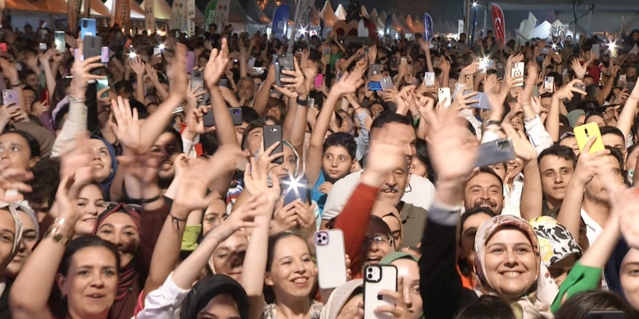 Hem doyuran, hem coşturan festival