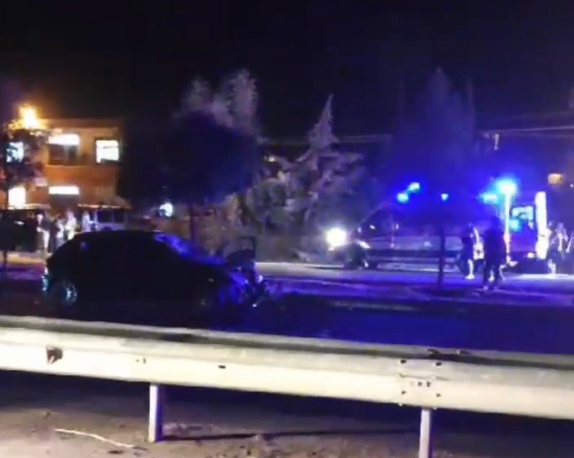 Taziyeden Dönüyorlardı Otomobil Çarptı.2 Ölü 2 Yaralı