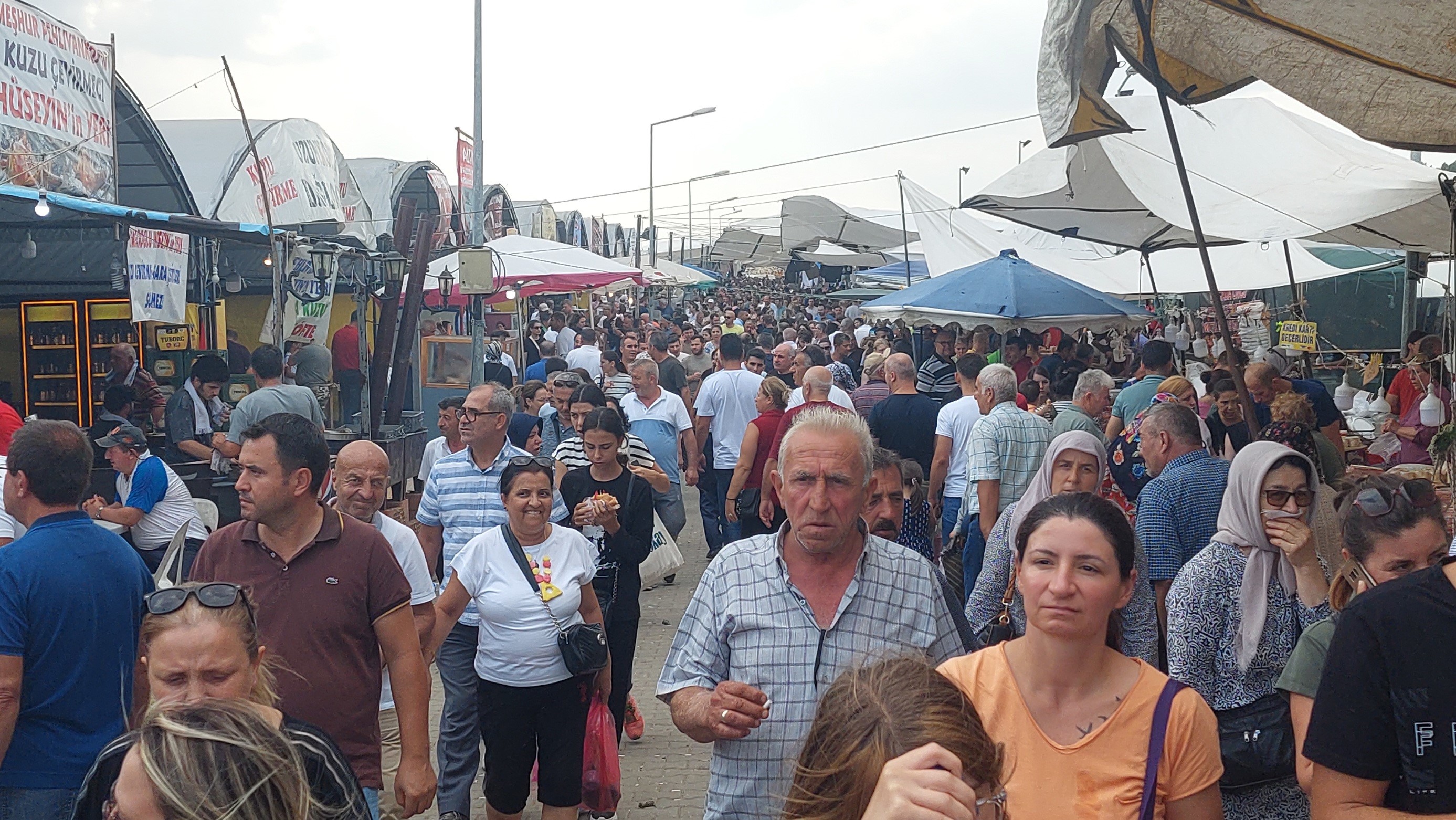 Nüfusu Bin 620 ziyaretçileri yüzbinlerce