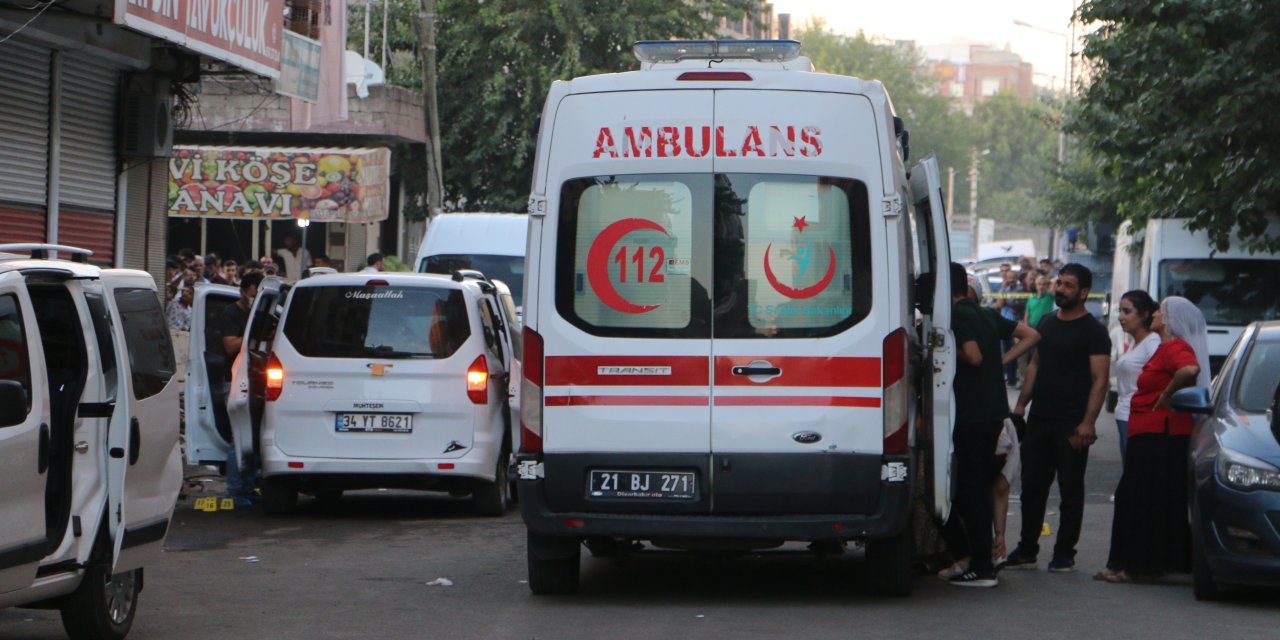 Husumetli iki aile arasında silahlı kavga: 3 ölü, 1 yaralı