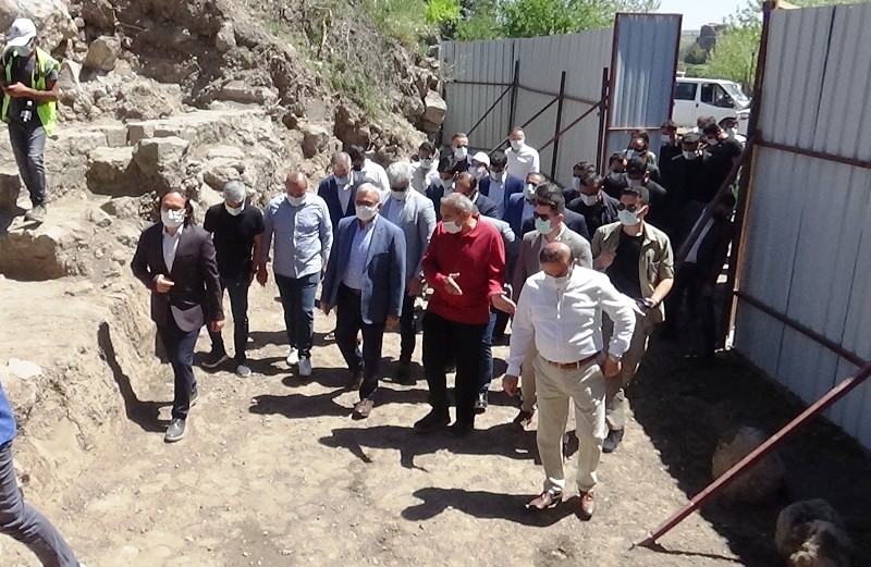 Diyarbakır’ın 50 yıldır kapalı olan tarihi "Fetih Kapısı" açıldı