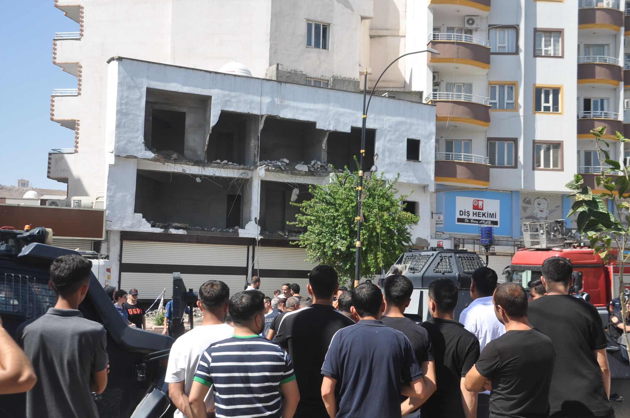 Cizre’de Kaçak Yapı Yıkım Gerginliği