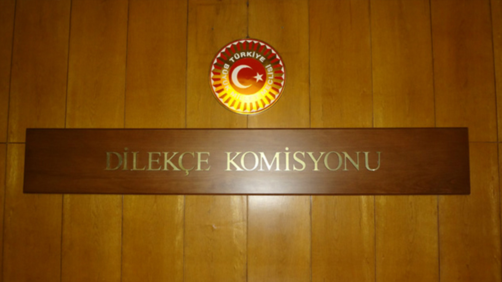 Yurdum insanı yine güldürdü! Resmi dilekçelere yazılanlar hayrete düşürdü