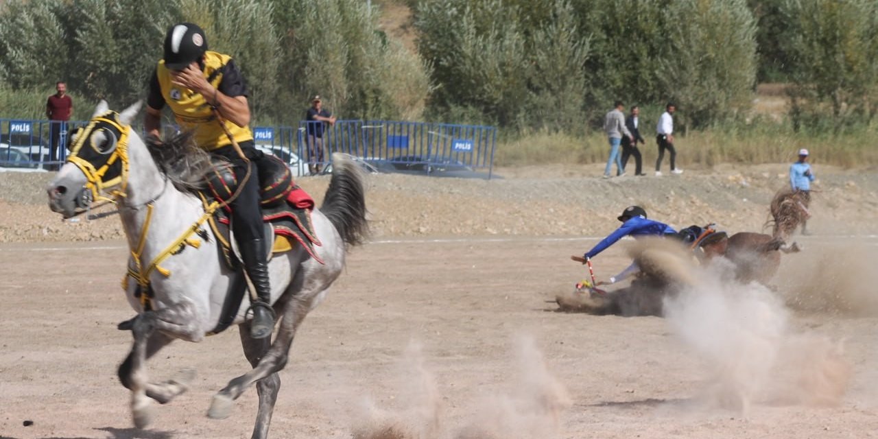 Türkiye Cirit  Şampiyonası'nda 3 sporcu attan düştü