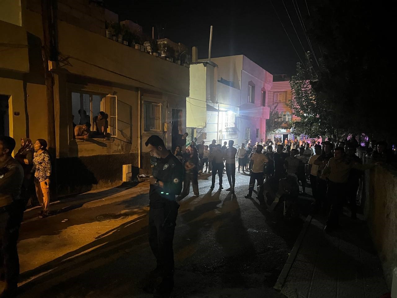 Önce evini ateşe verdi ardında kendine zarar vermeye çalıştı