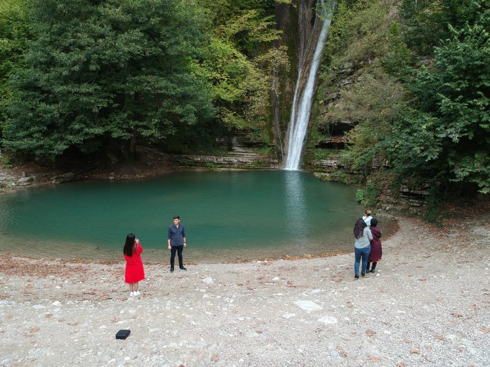Yerli ve yabancı turistlerin ilgi odağı “Tatlıca Şelaleleri”