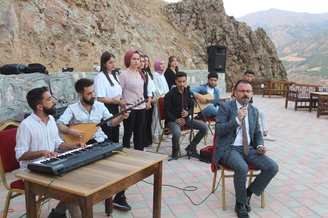 Kaymakamın Desteği ile Kazandılar