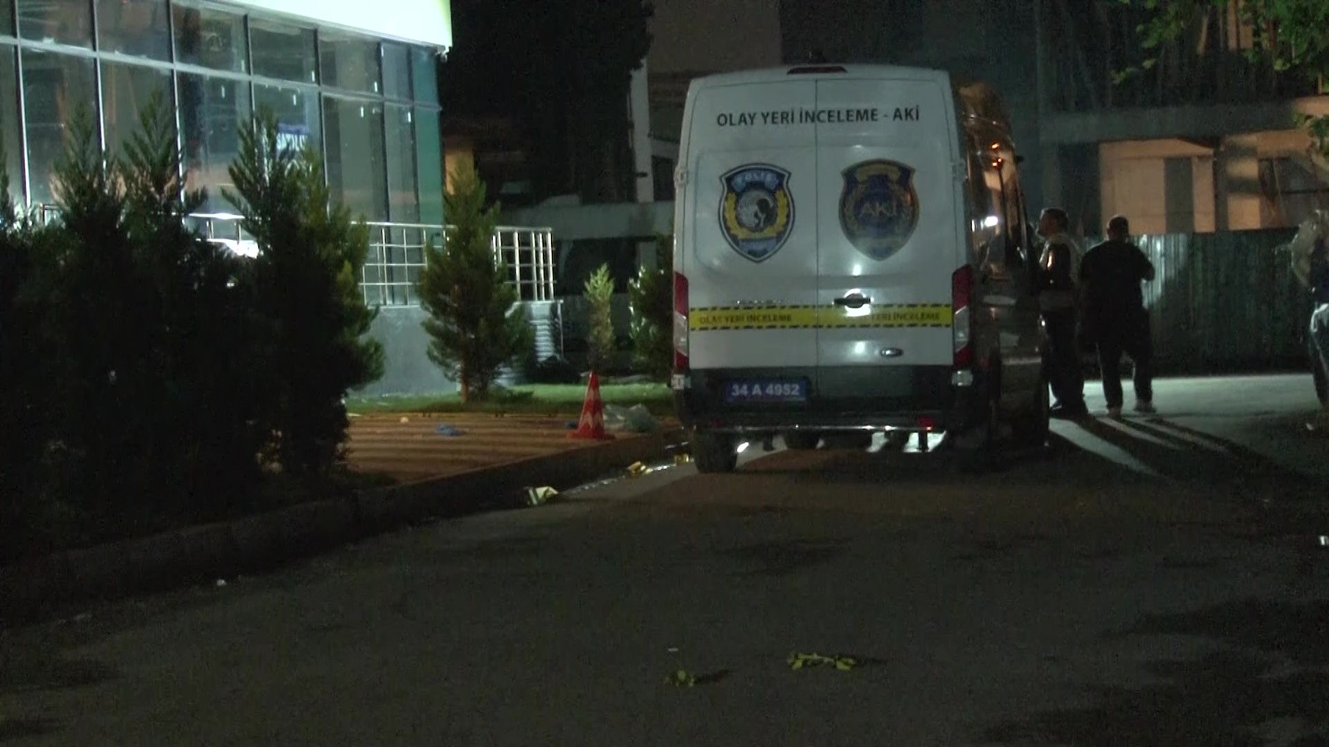 11. kattan aşağı düşen Genç avukatın Sır Ölümü