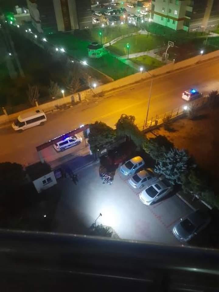 Sokak ortasında çatışma anı kamerada