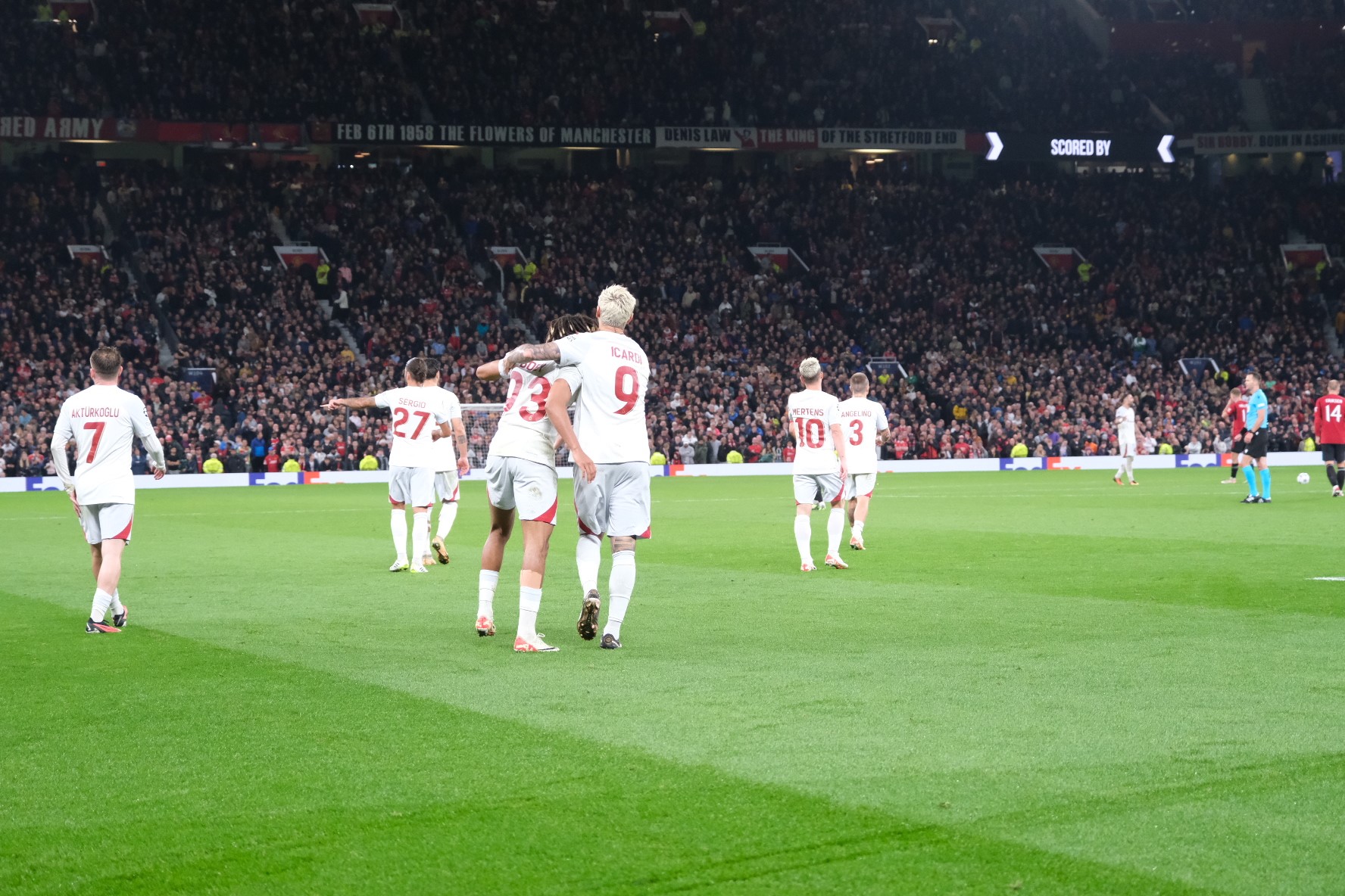 Galatasaray, Manchester United'ı deplasmanda 3-2 yendi