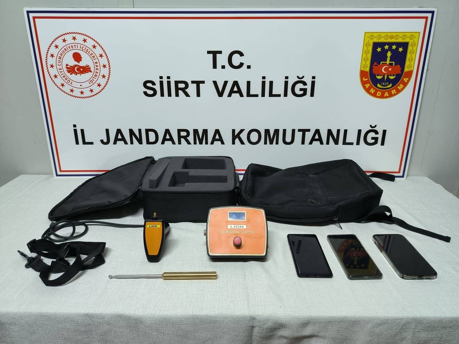 Botan vadisinde  3 define avcısı suçüstü yakalandı