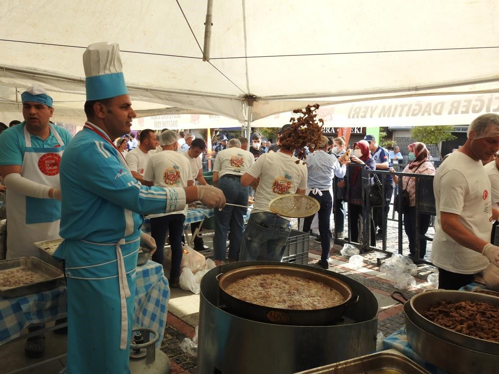 Bu festival de 1,5 ton tava ciğer  dağıtılacak