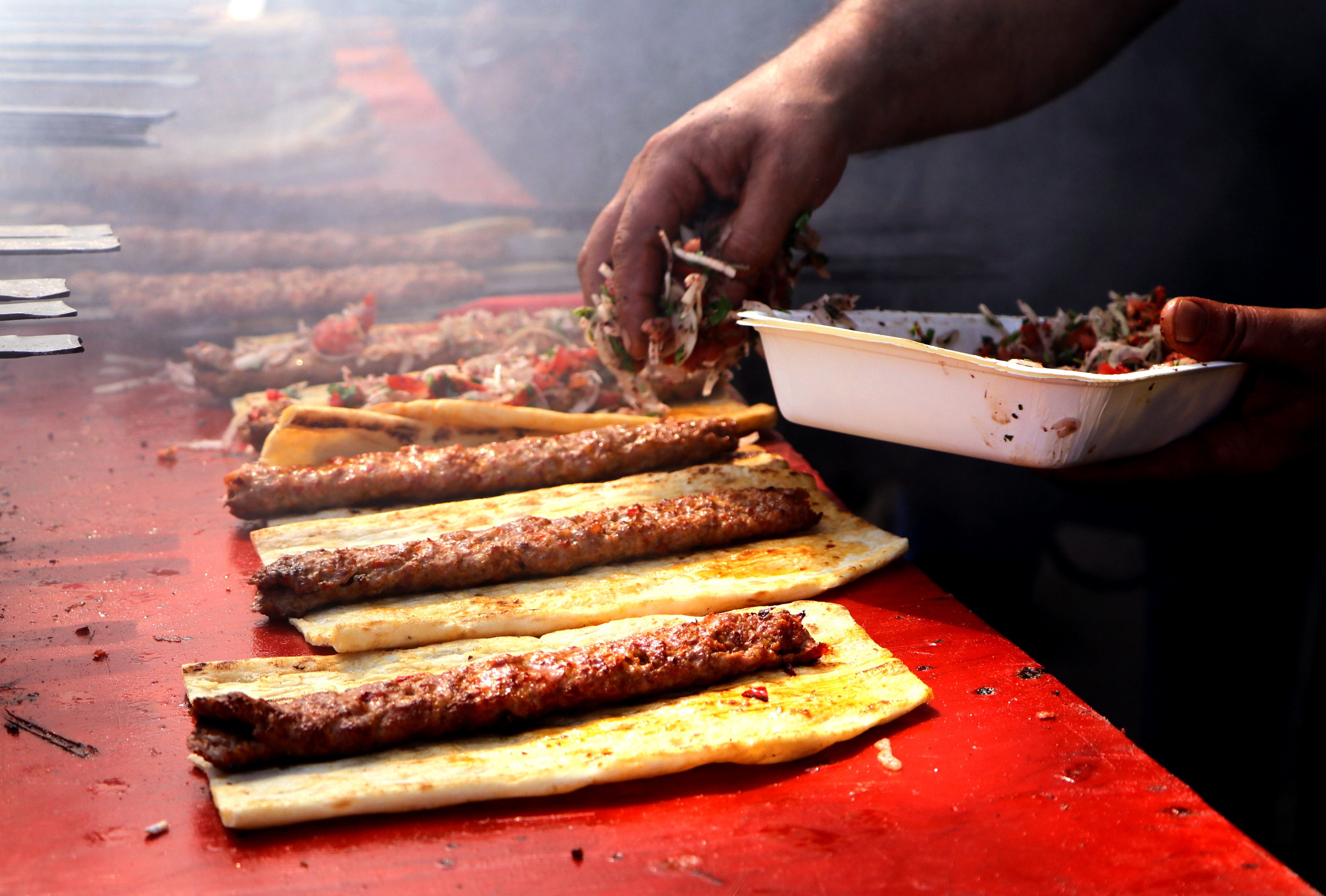 Adana'da Festival olur da Kebap Kuyruğu olmaz mı