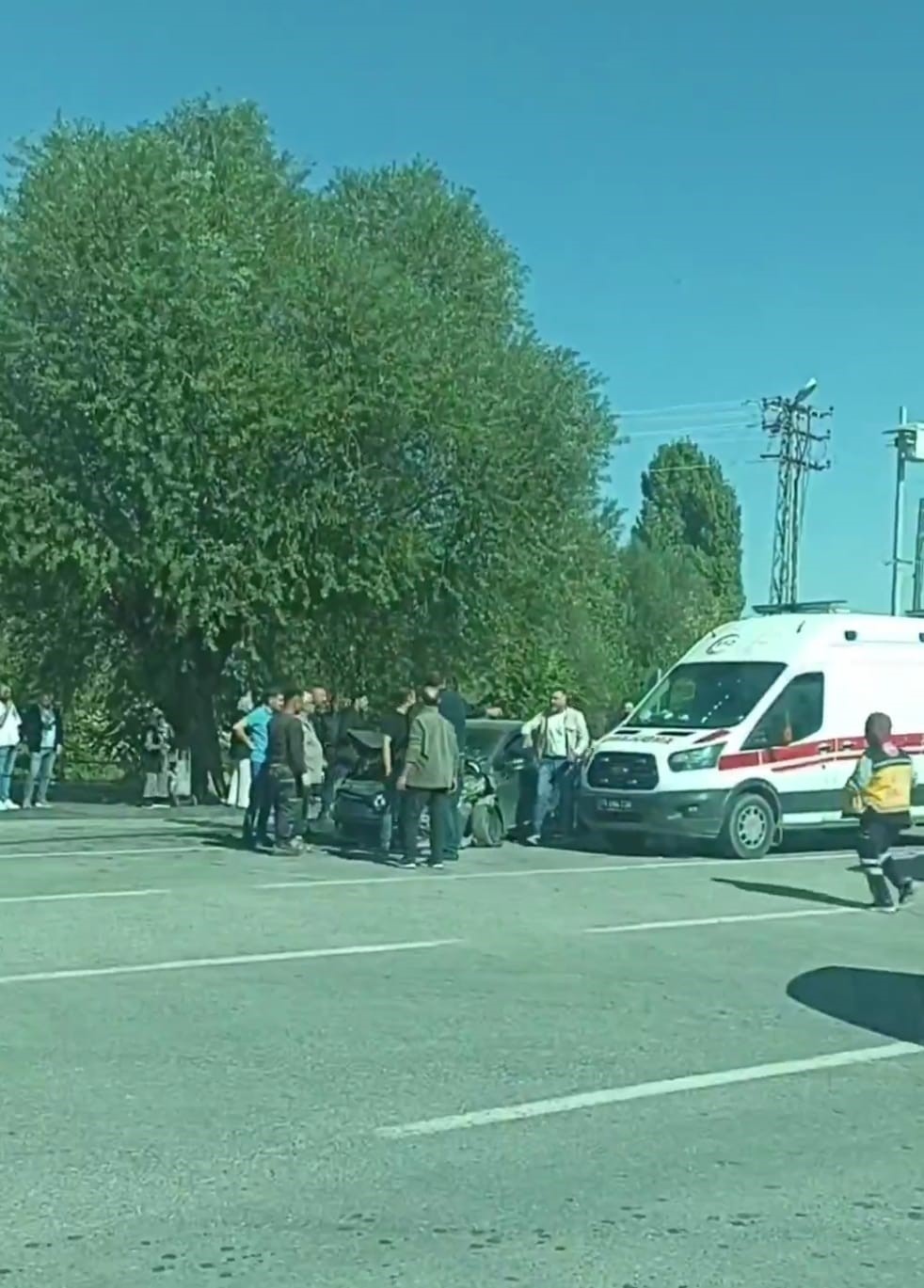 Öğrenci servisi kaza yaptı: 8'i öğrenci 10 kişi yaralandı