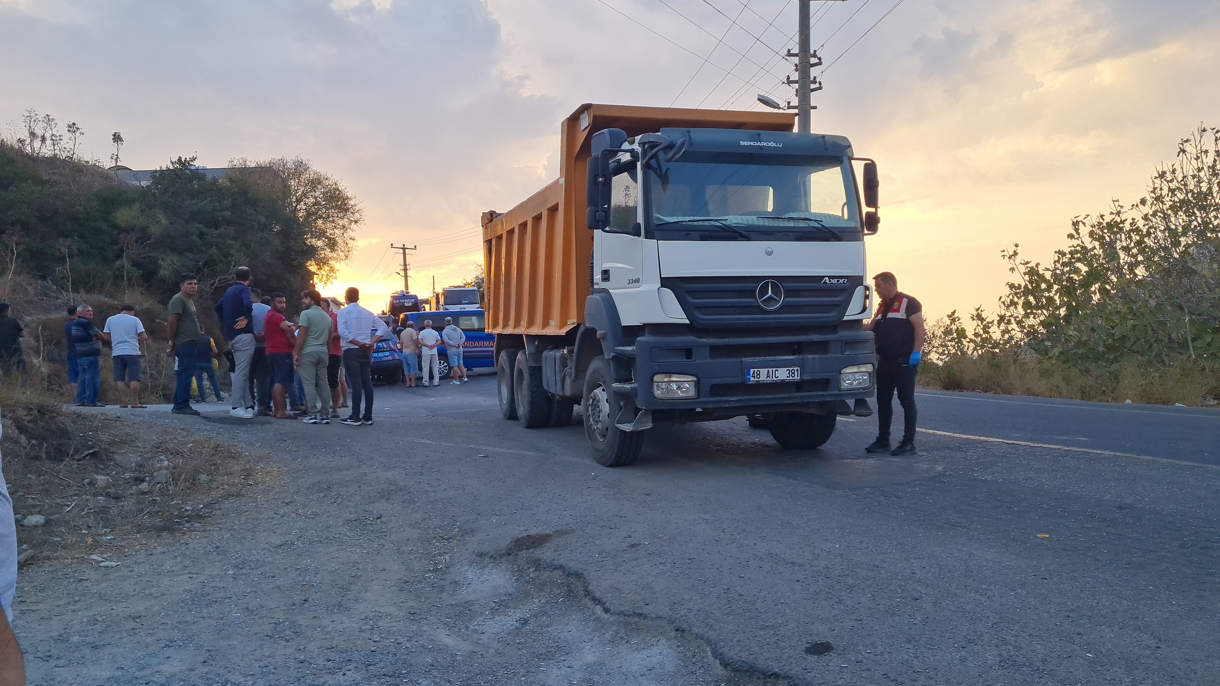 Hafriyat kamyonu can aldı
