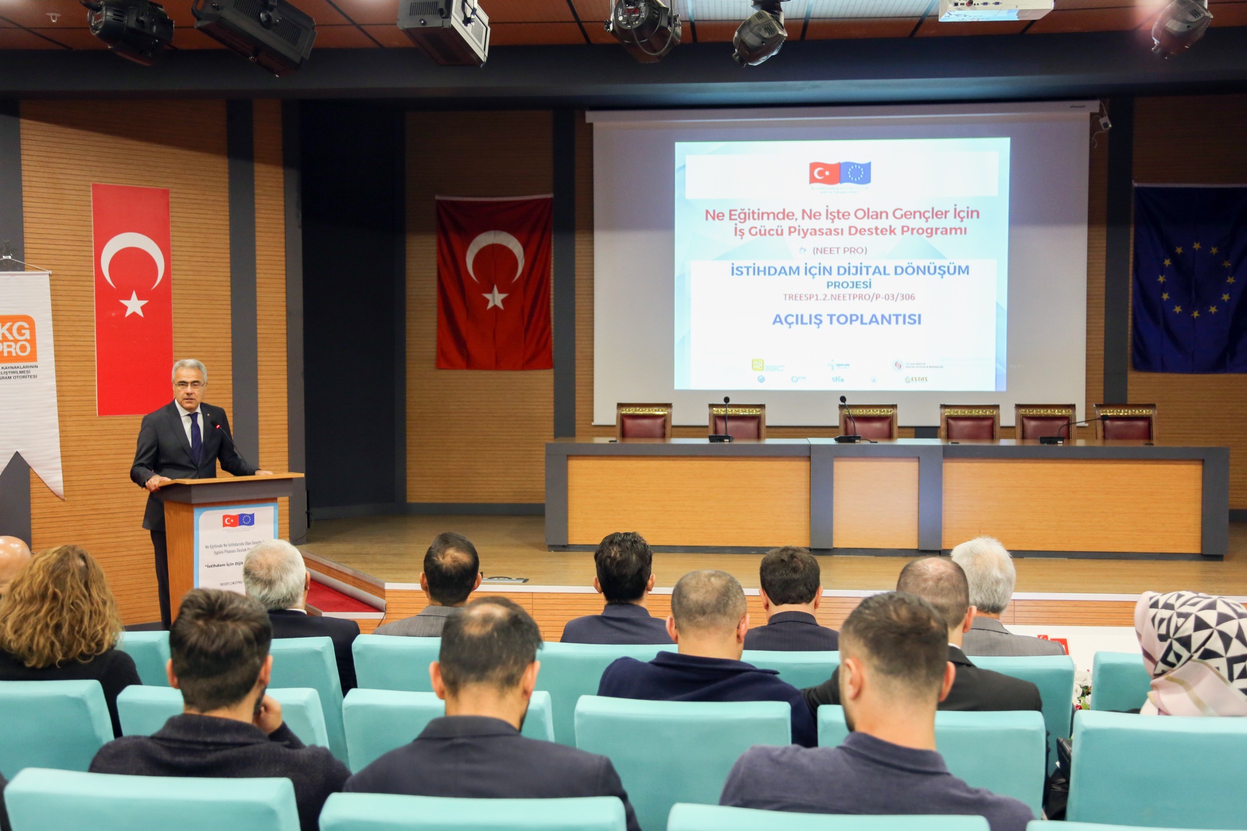 Gençlere İstihdam İçin Dijital Dönüşüm projesi