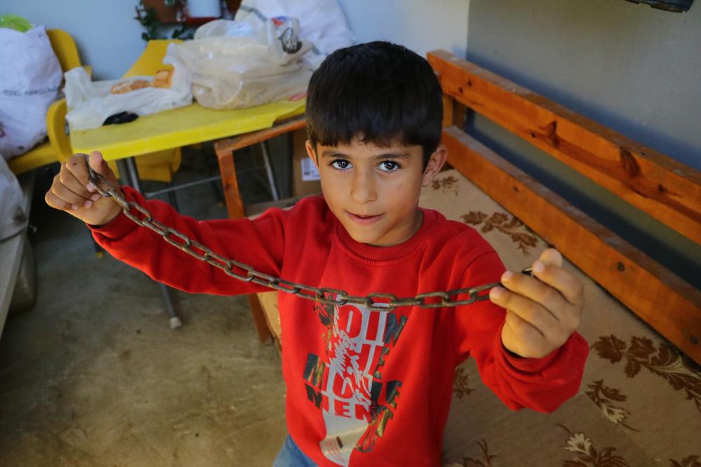 Şiddetin dozu arttı:'Baba beni okulda dövüyorlar'