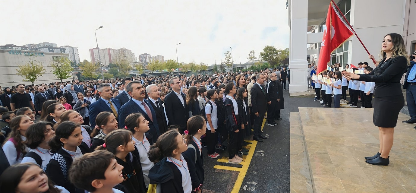Cizre’de Okullarda Filistinli Çocuklar için Saygı Duruşunda bulunuldu
