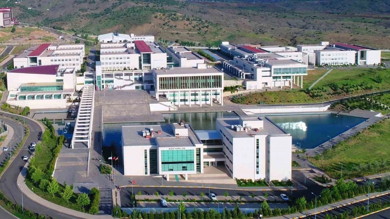 "birlikte" sergisi Şırnak ve İzmir'deki Sanat Öğrencilerini biraraya getiriyor