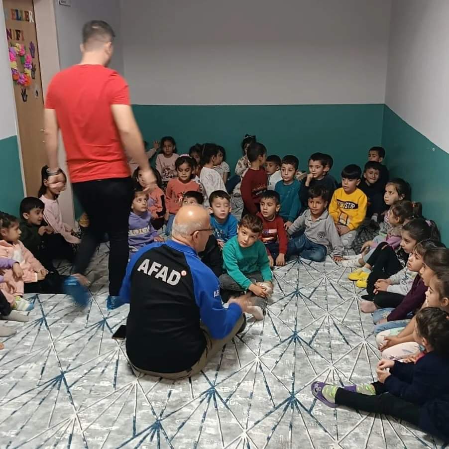 Cizreli Minik Öğrencilere AFAD eğitimi