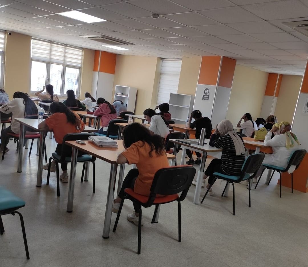 Cizre'deki Çalışma Salonları hizmet vermeye devam ediyor