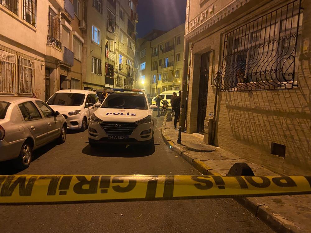 Önce eşini sonra kendini vurdu
