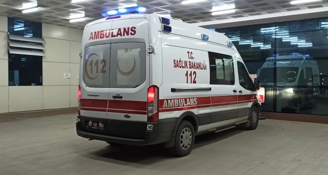 Aile arasında bıçaklı kavga: 8 yaralı