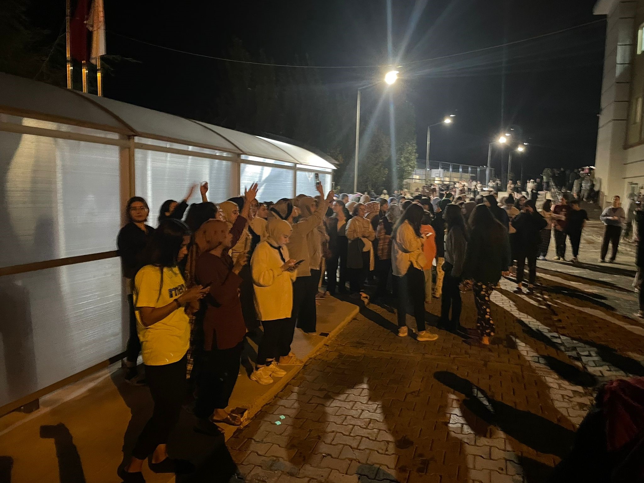 Bu kez Muş’taki KYK yurdunda asansör düştü