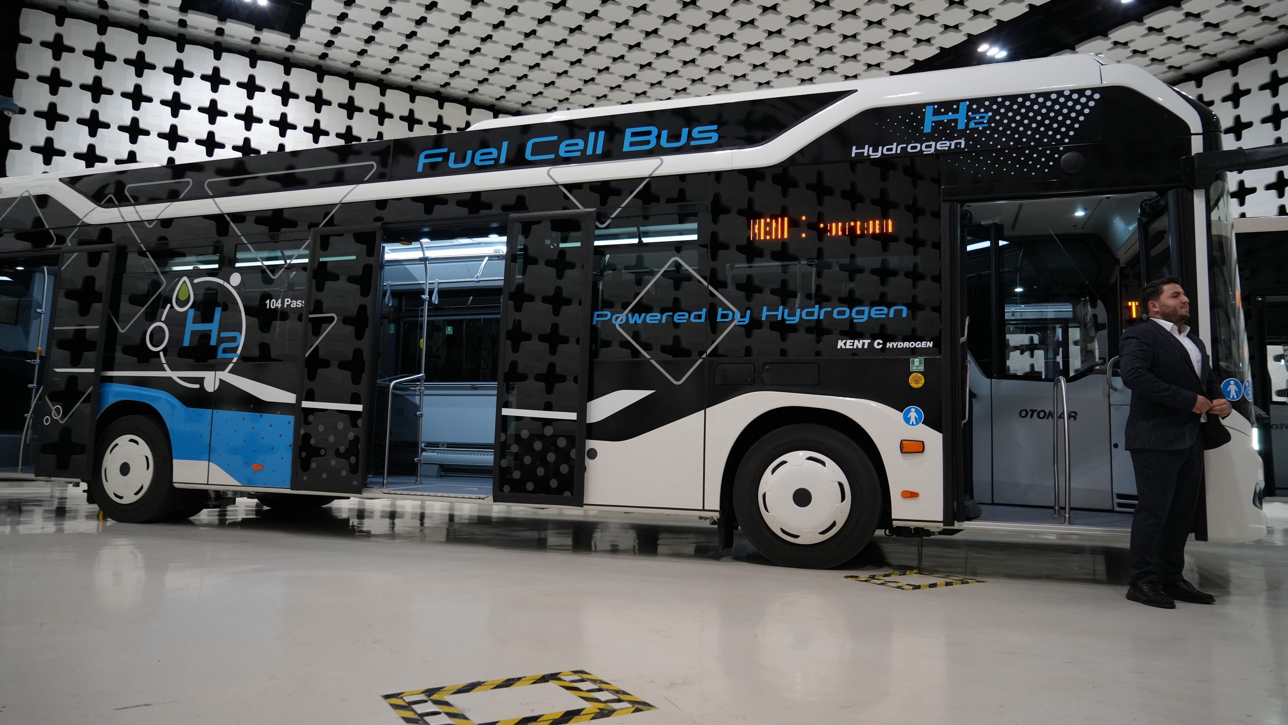 İlk otonom minibüs görücüye çıktı
