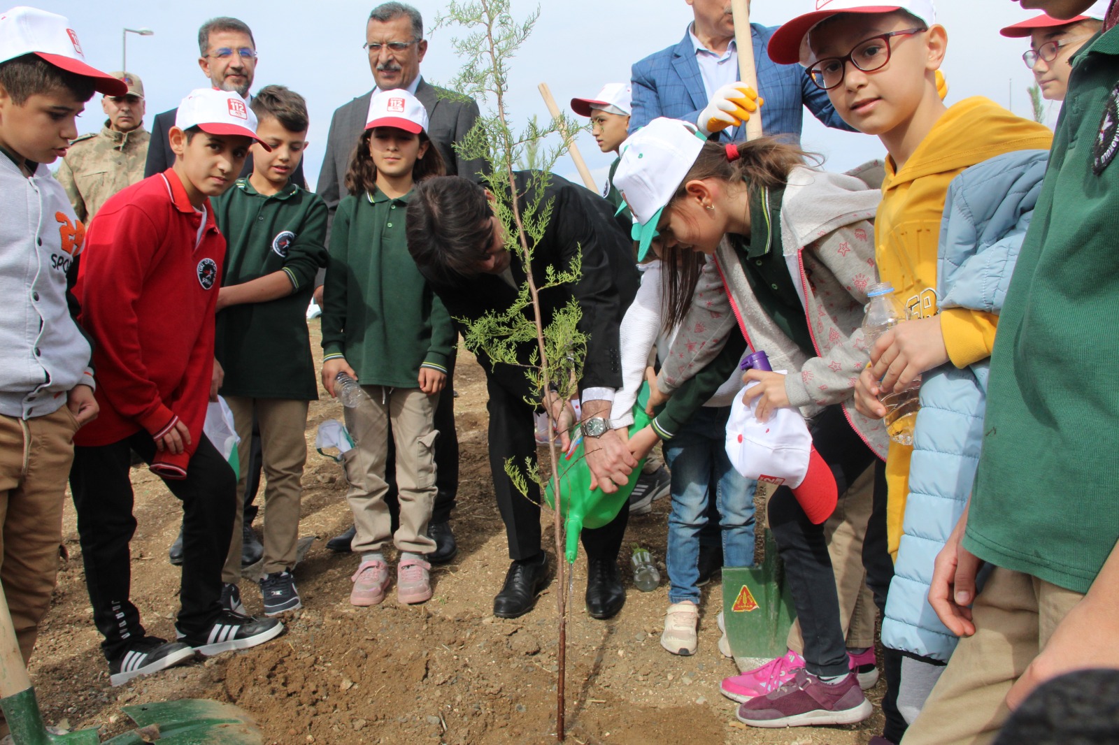 Şırnak’ta 250 bin fidan toprakla buluşacak