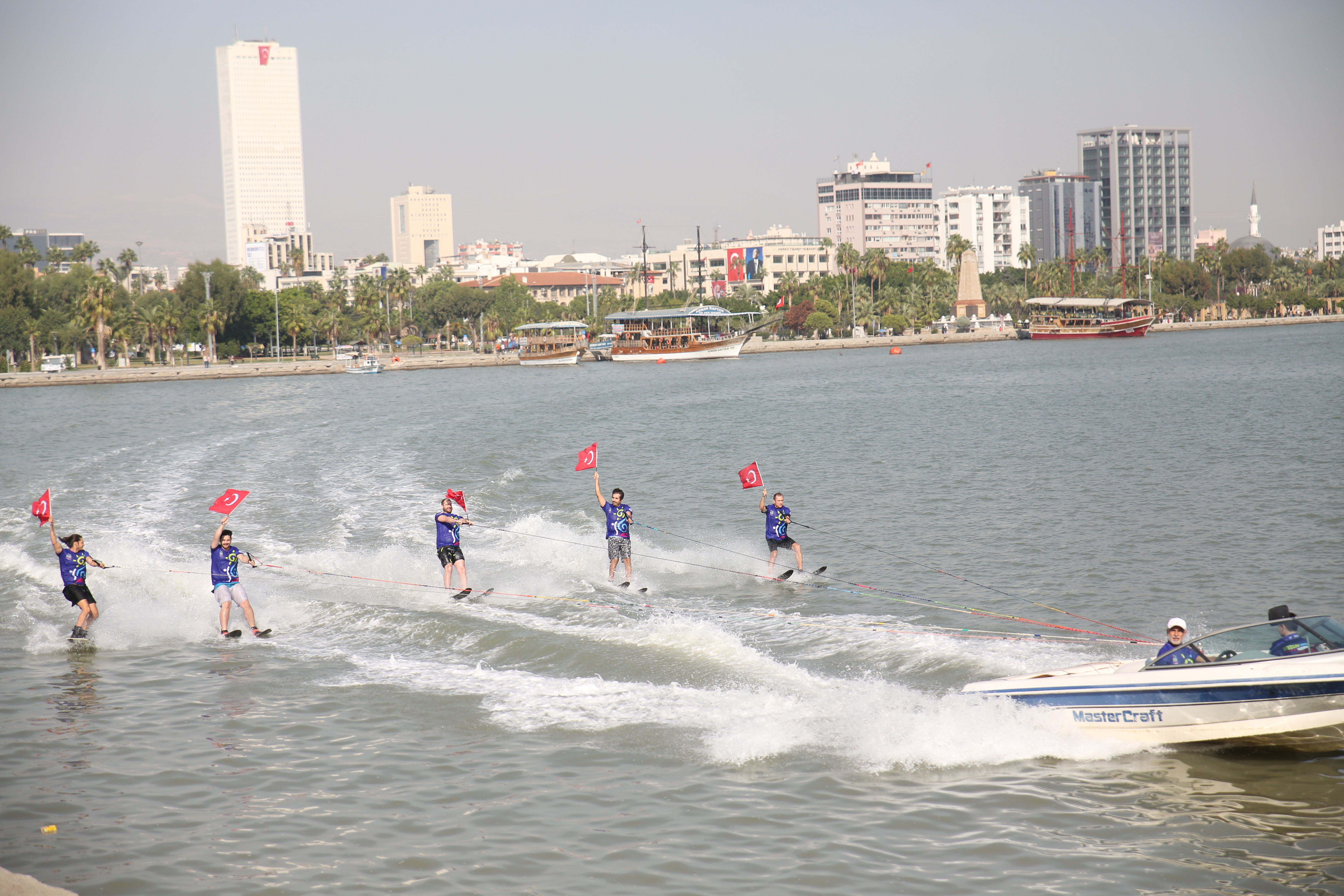 Mersin'de  'Uluslararası Akdeniz Su Sporları Festivali' başladı
