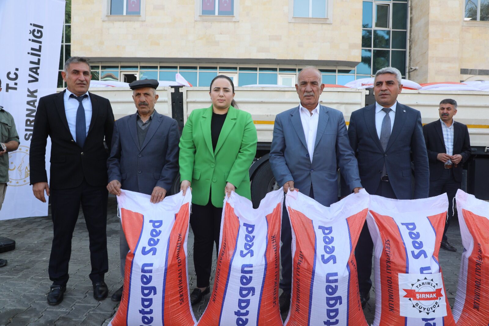 Cizre'de 62 Çiftçiye Mercimek Tohumu dağıtıldı
