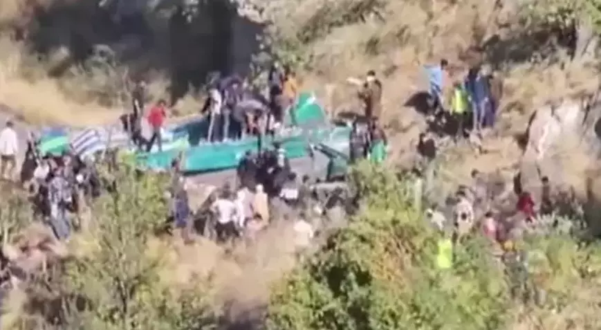 Yolcu Otobüsü devrildi: 36 ölü