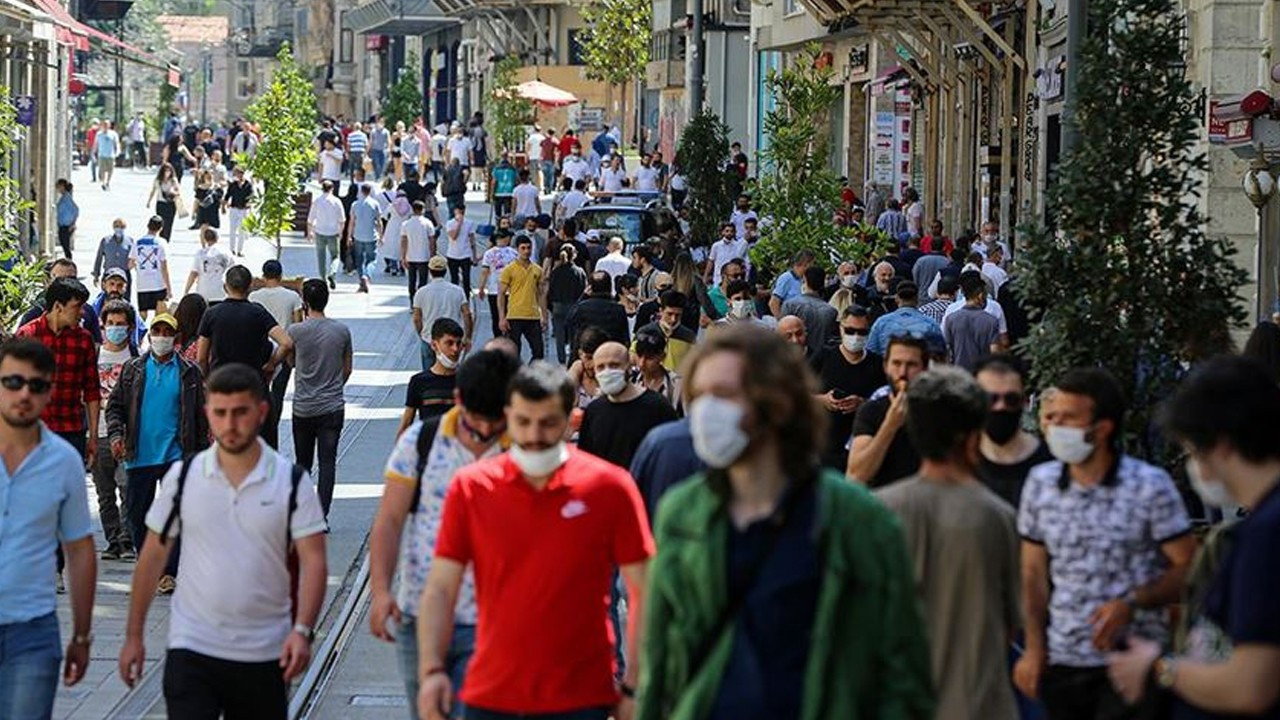 "Genç işsizlik oranını yüzde 16,7 seviyesine düştü"