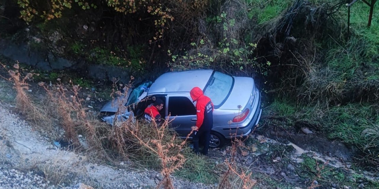 Otomobil şarampole uçtu: 1 ölü, 8 yaralı